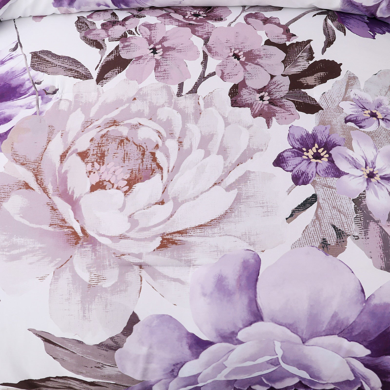 Elegant Floral Comforter Set, King Size, Warm Quilted Bedding with Pillowcases featuring large purple and pink floral patterns