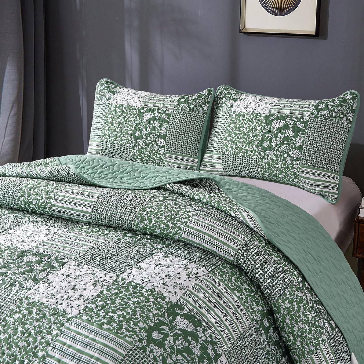 Delightful Quilted bedspread and pillowcovers set: Indulge in Comfort - Queen size with green floral patchwork design on bed in bedroom