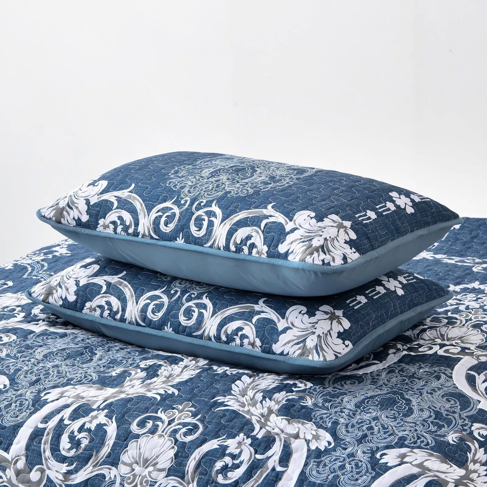 Alluring Quilted bedspread and pillowcovers set: Luxurious Bedroom Addition - Queen size with blue and white floral design