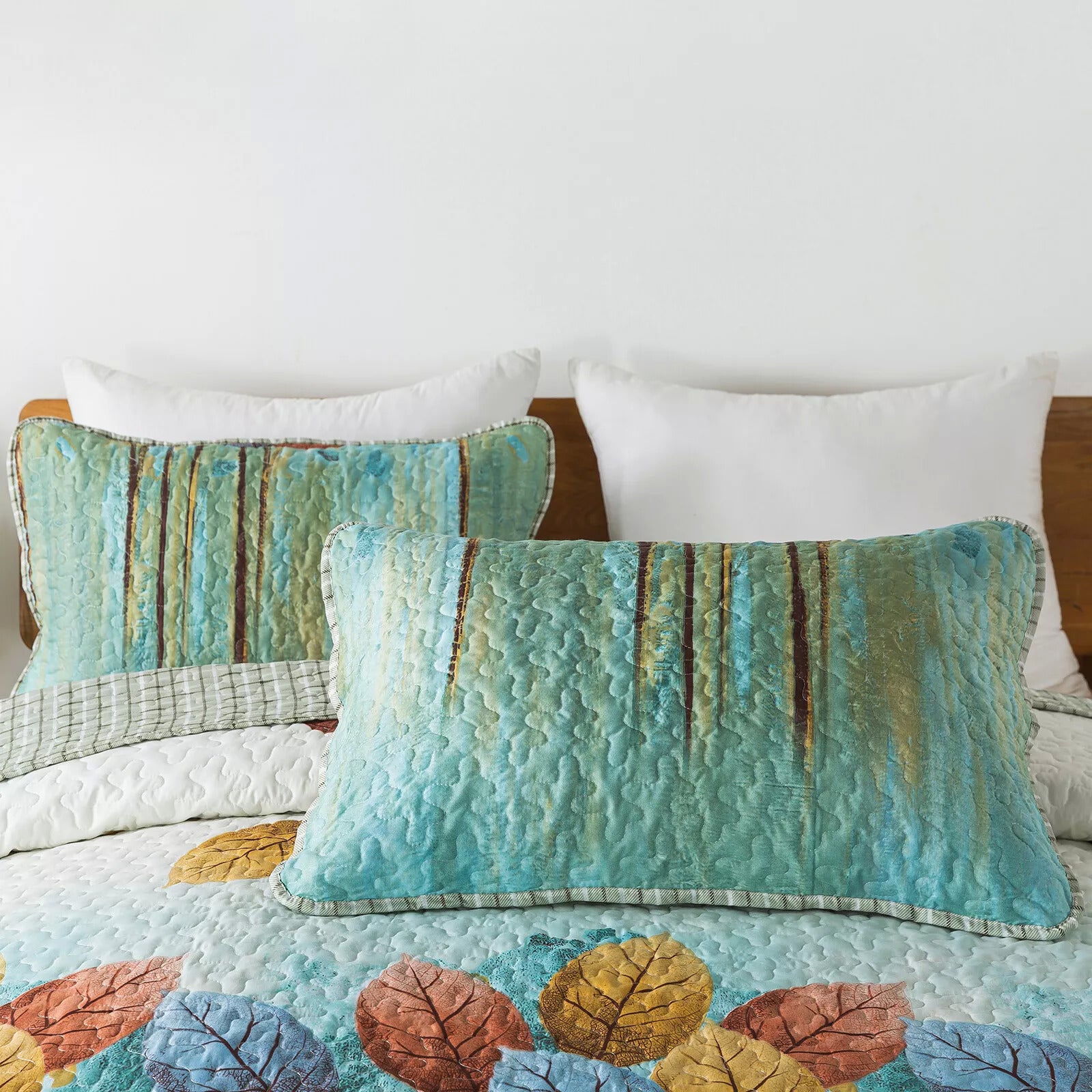 Majestic Quilted bedspread and pillowcovers set: Enhance Your Sleep Experience - Queen size with leaf pattern and textured quilting