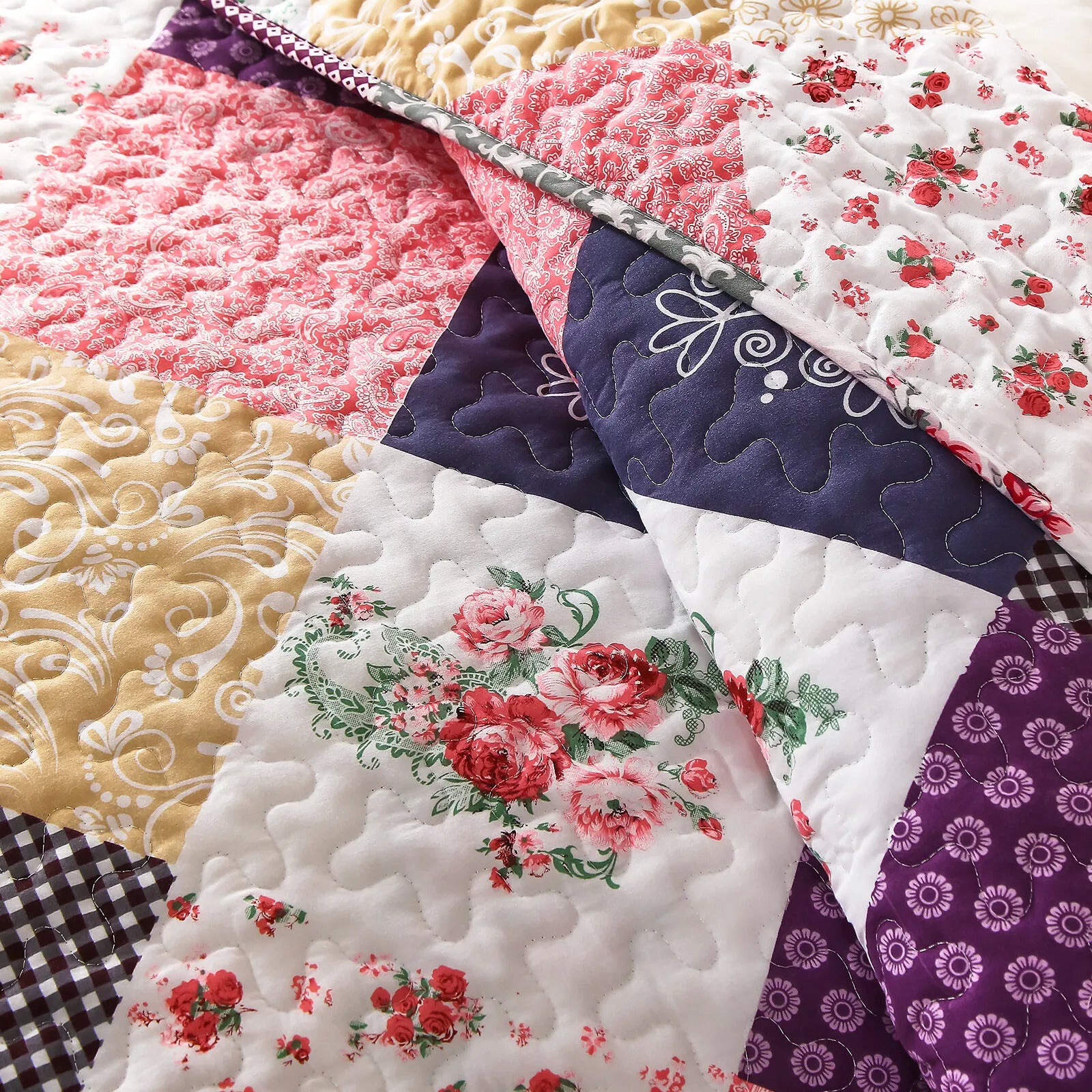 Intricate Quilted coverlet and pillowcovers set: Attention to Detail - Queen size with floral and geometric patchwork design