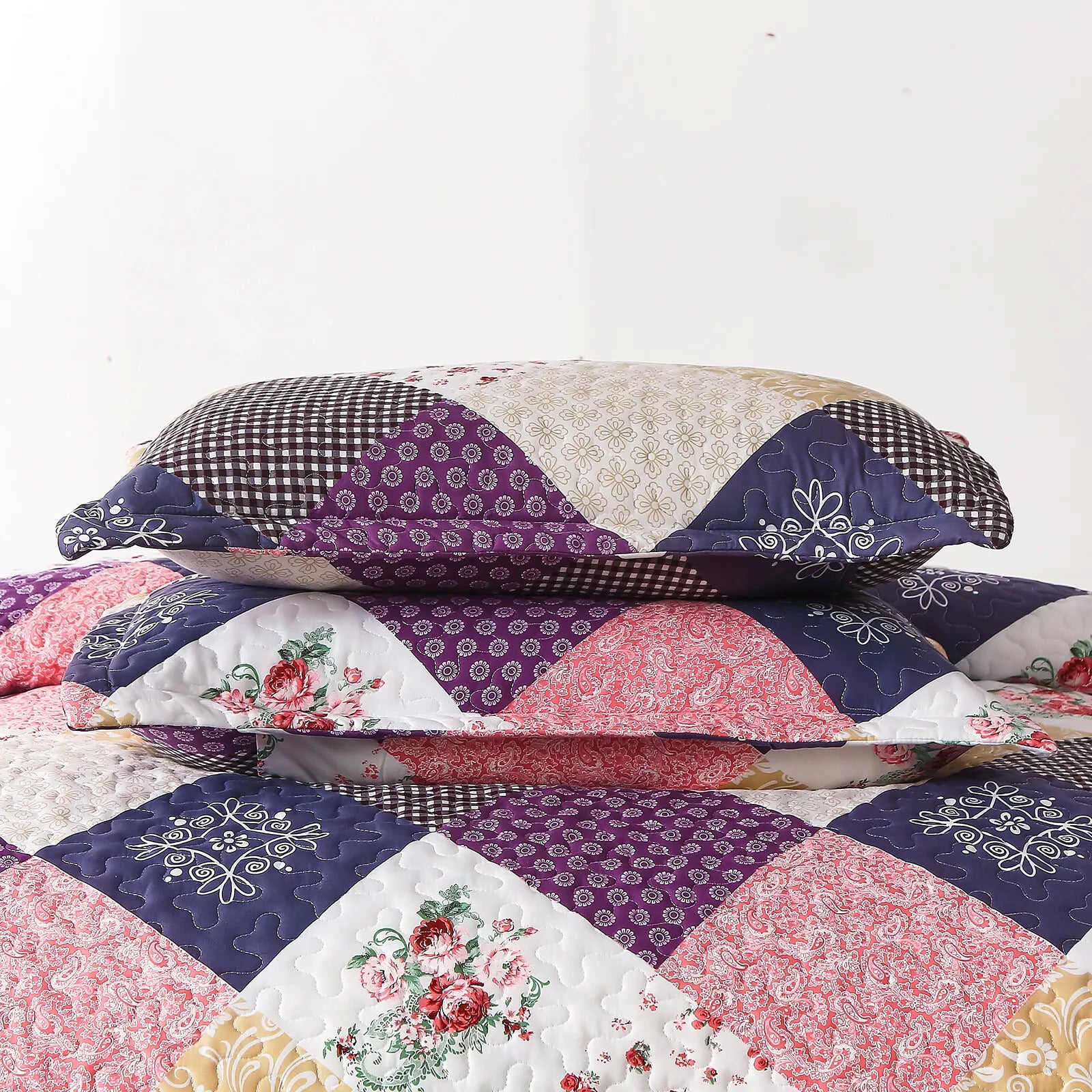 Intricate Quilted coverlet and pillowcovers set: Attention to Detail - Queen size with floral and geometric patchwork design