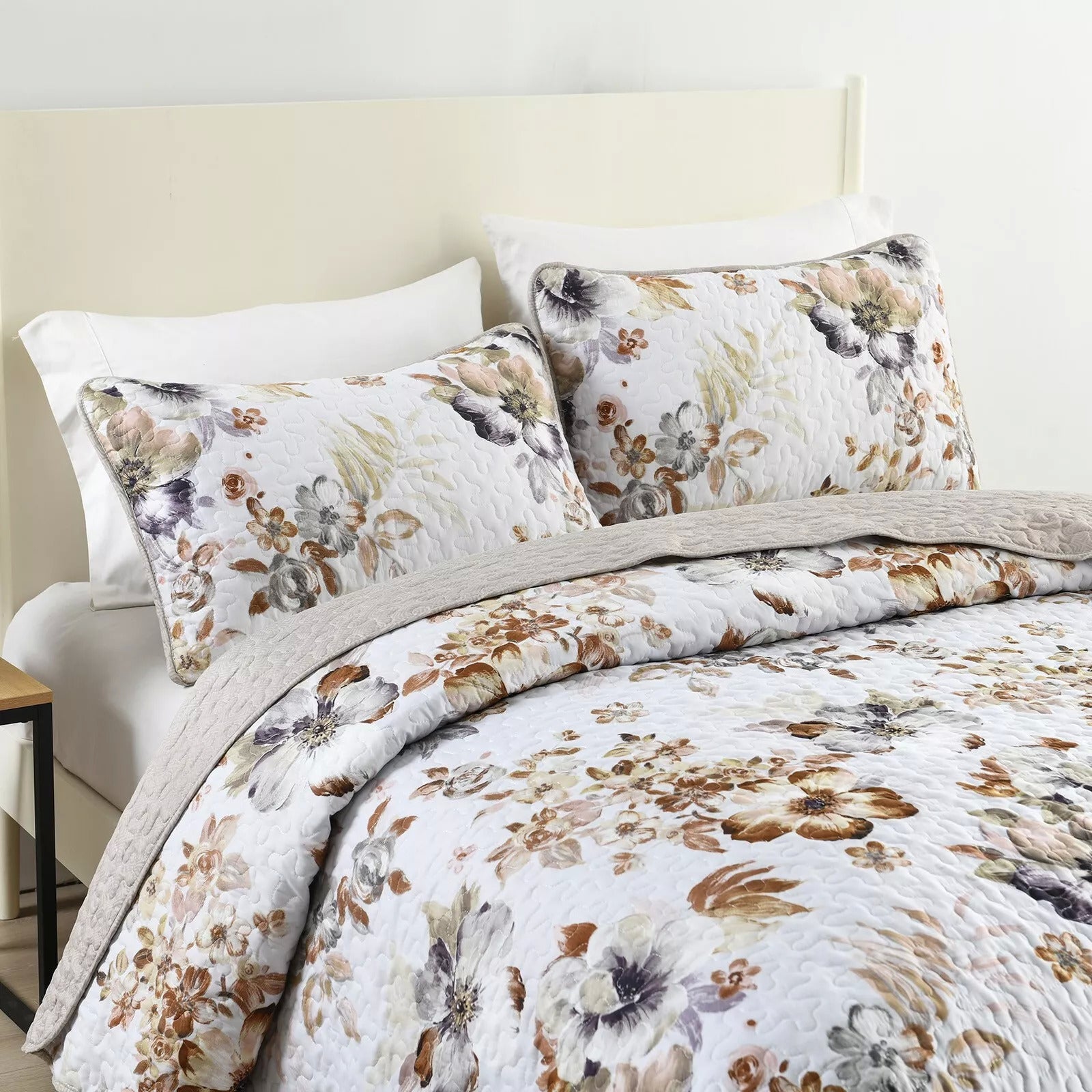 Zen Quilted bedspread and pillowcovers set: Find Your Inner Peace - Queen size with floral pattern on bed in a bedroom setting