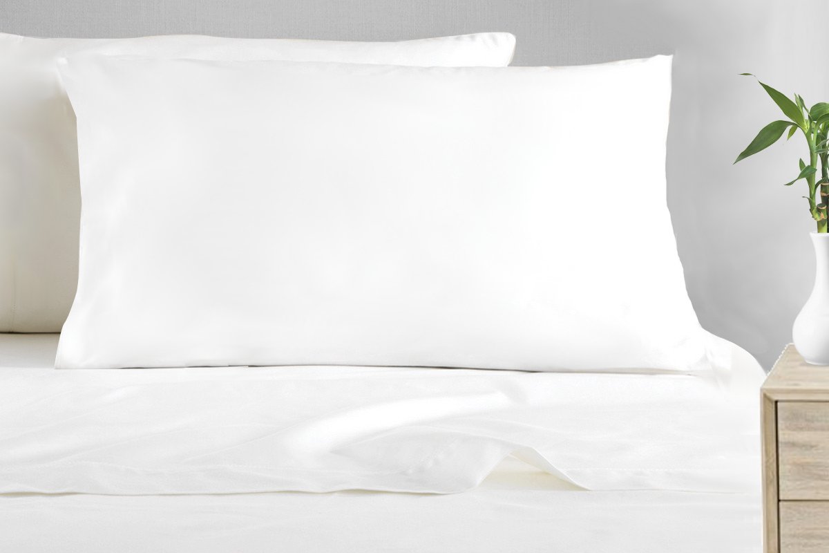 Royal Comfort Cotton 233 TC Luxury Signature Hotel Soft Hypoallergenic Pillow 50 x 90 cm White - Bedzy Australia