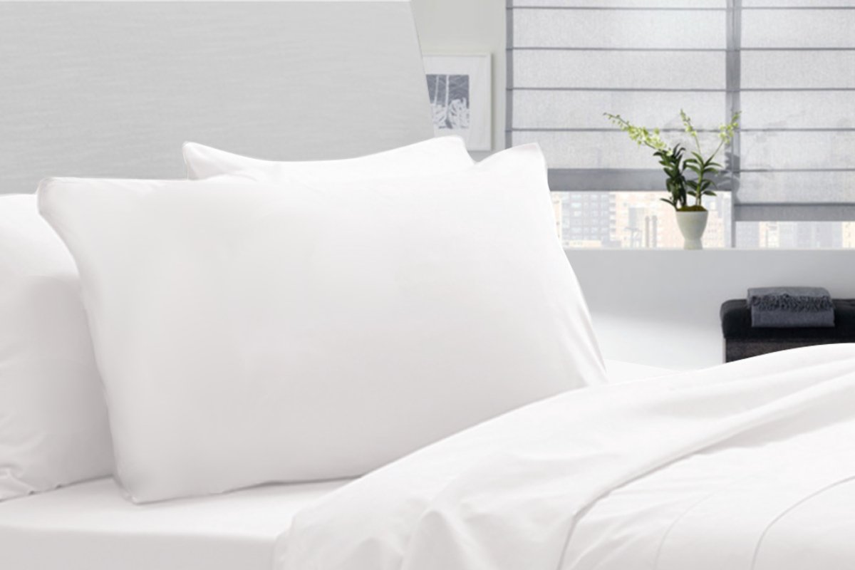 Royal Comfort Cotton 233 TC Luxury Signature Hotel Soft Hypoallergenic Pillow 50 x 90 cm White - Bedzy Australia