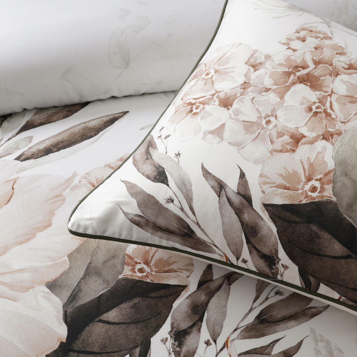 Bianca Somerset White Cotton Sateen Floral Quilt Cover Set Super King