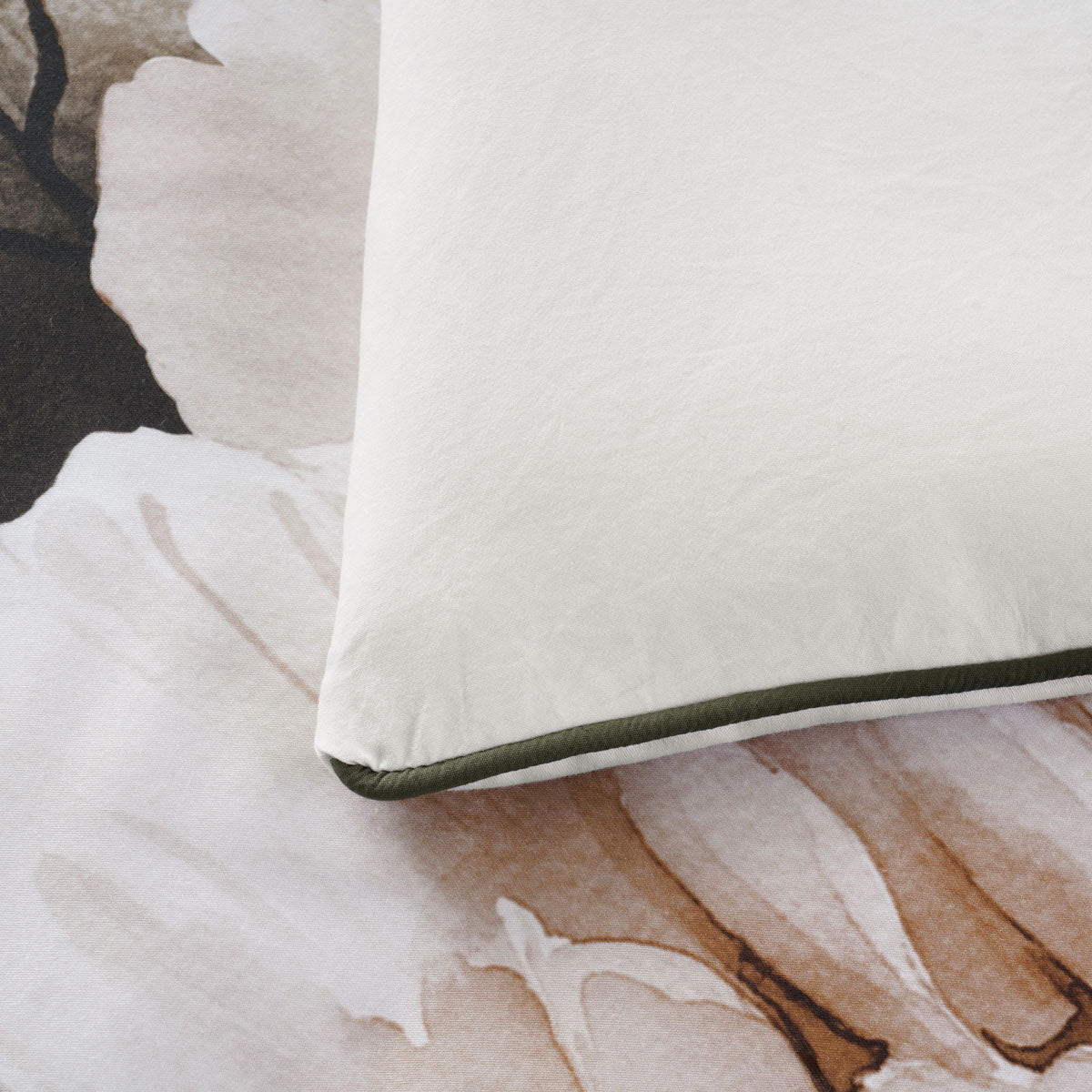 Bianca Somerset White Cotton Sateen Floral Quilt Cover Set Super King