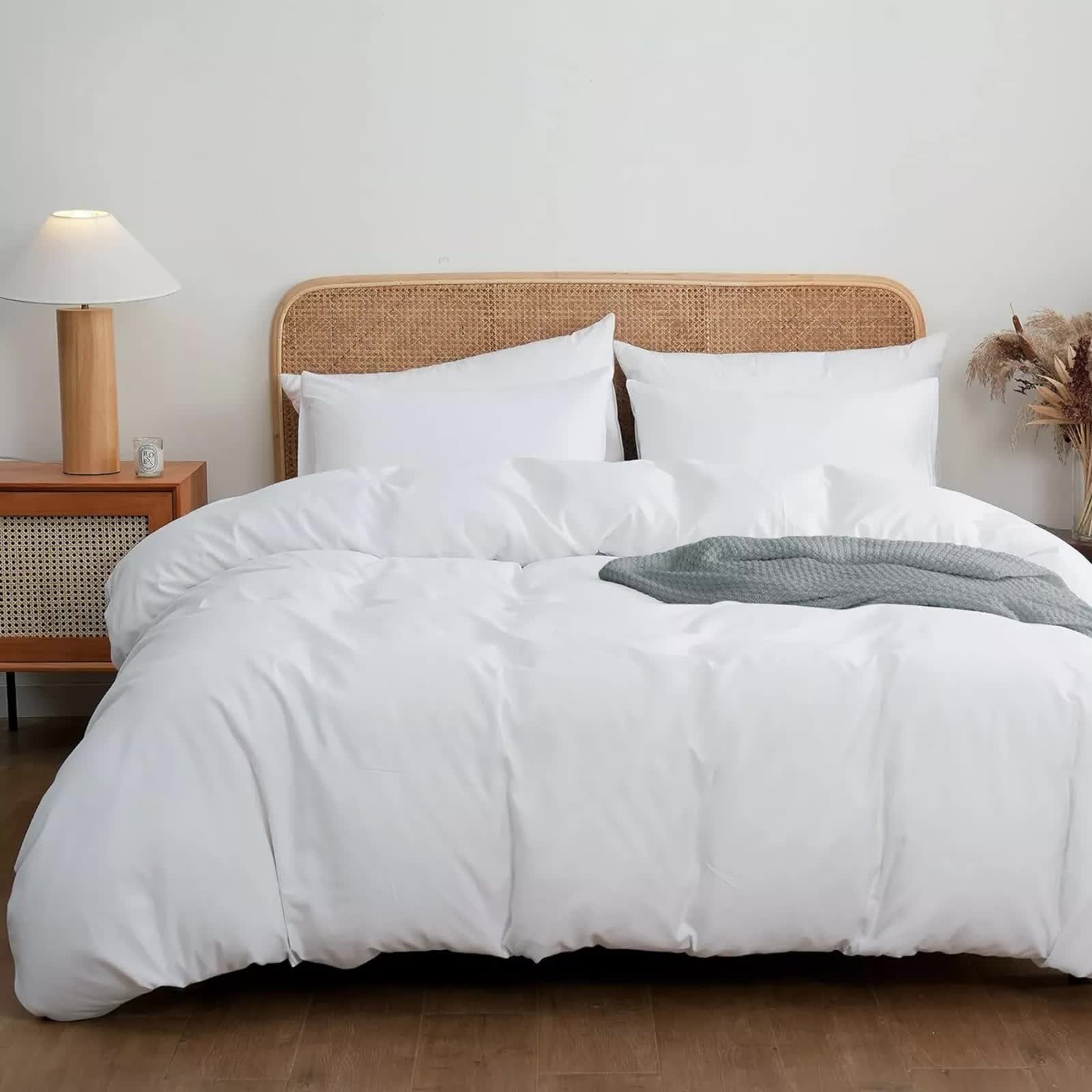 Serene Tones Pastel Duvet Cover Set - Quick-Dry Fabric-Queen on bed with pillows and bedside table lamp