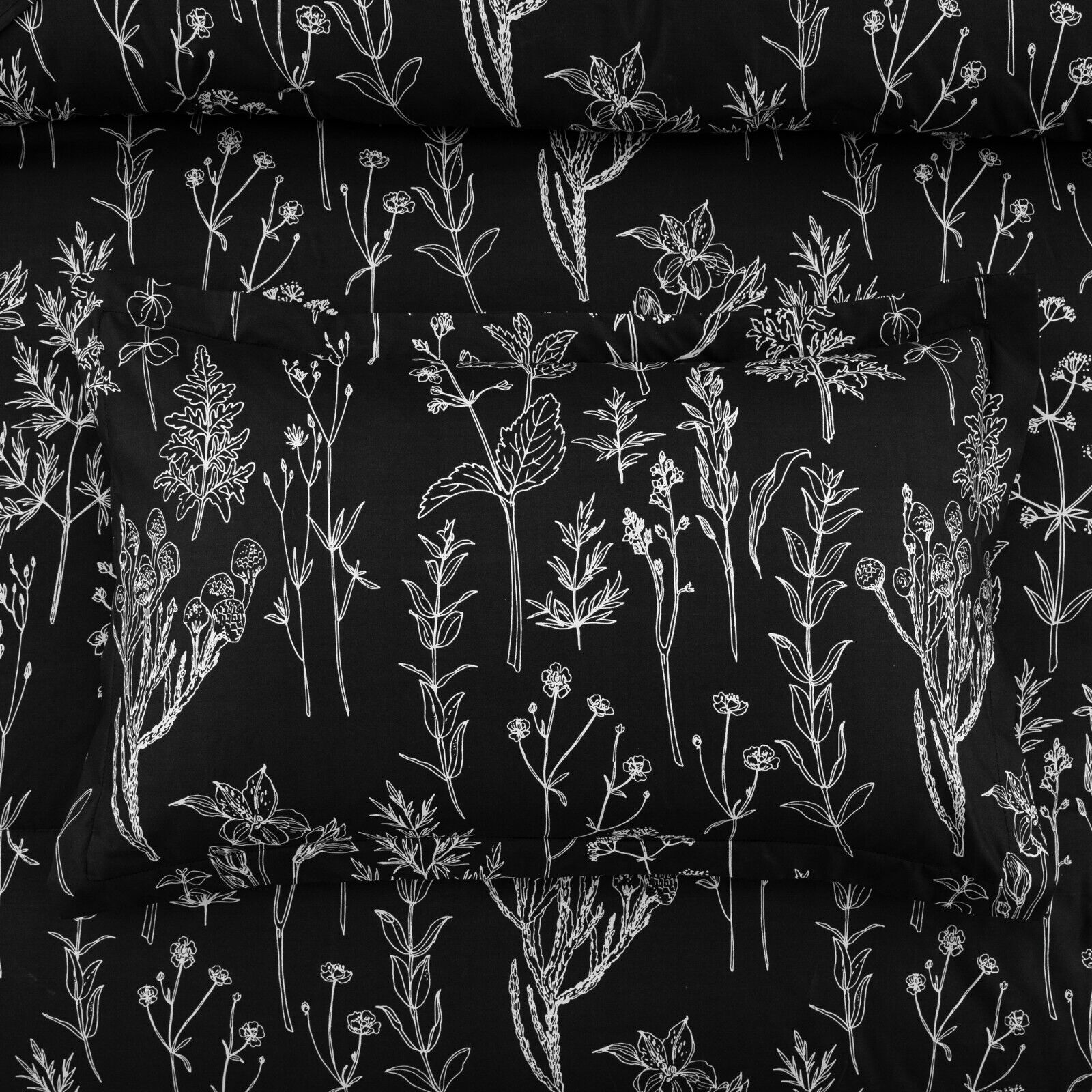 Floral Leaves Comforter Set, King Size, Microfiber Quilted Bedding with Pillowcase in black with white botanical print