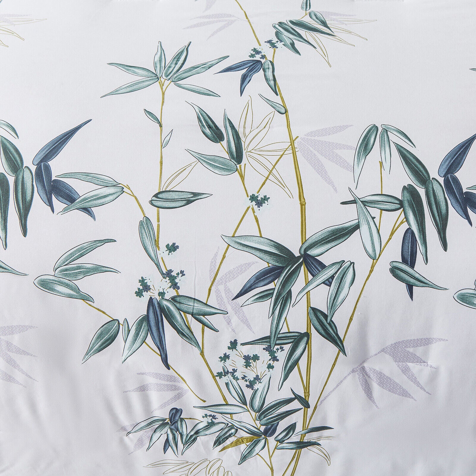 Floral Leaves Comforter Set, King Size, Quilted Bedding with Pillowcases featuring green leaf pattern on white background