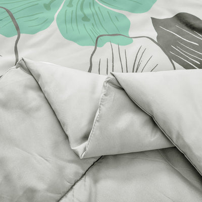 Floral Comforter Set, King Size, Green Floral 3-Piece Bedding, Lightweight Microfiber, soft fabric close-up on bedzy bed.