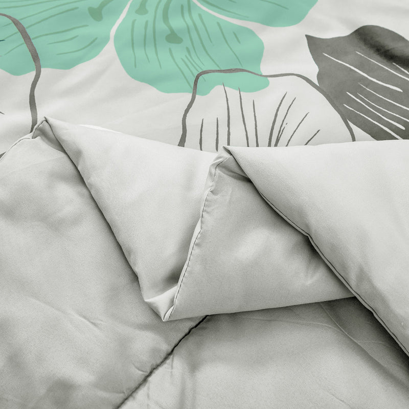 Floral Comforter Set, King Size, Green Floral 3-Piece Bedding, Lightweight Microfiber, soft fabric close-up on bedzy bed.