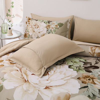 Cozy Floral Comforter Set, King Size, Quilted Warm Bedding with Pillowcases featuring large floral patterns and solid beige pillow covers