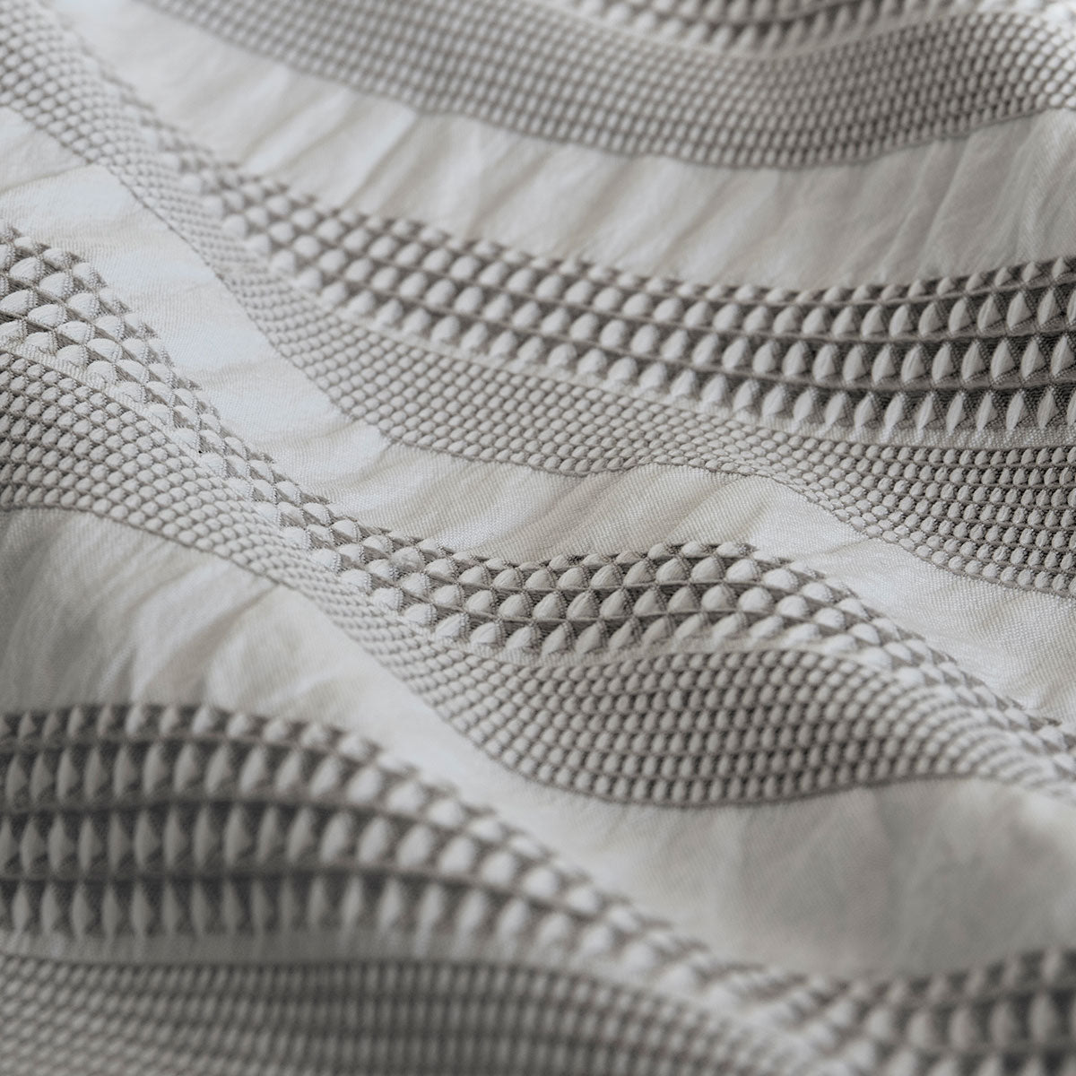 Ardor Cove Charcoal Seersucker Waffle Quilt Cover Set Queen - Home & Garden > Bedding - Bedzy Australia