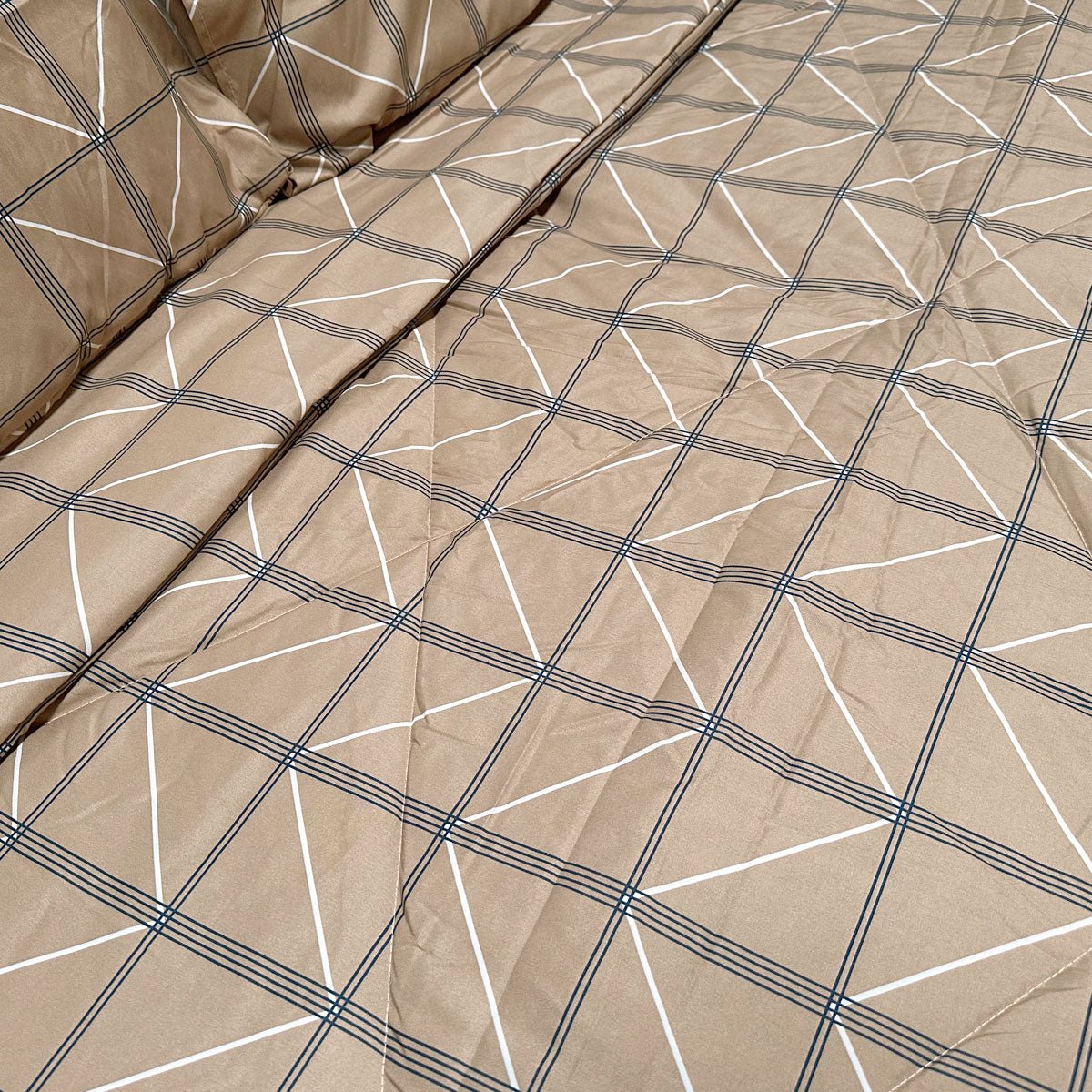 Hotel Living 3 Pce Light Weight Comforter Set Queen/King Oscar Chevron Checkers - Home & Garden > Bedding - Bedzy Australia