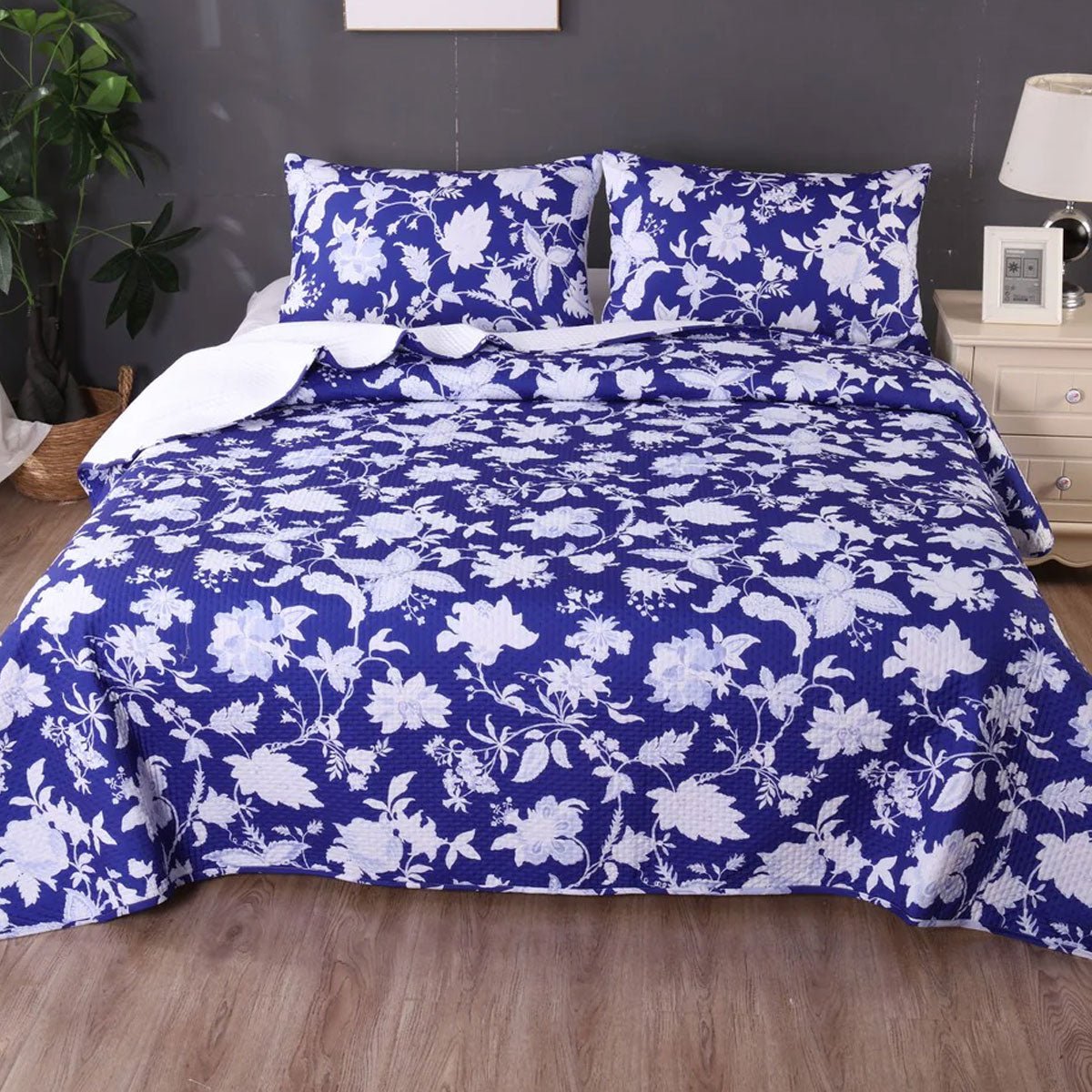 Spring Blue 3 Pcs Bamboo Blend Ultrosonic Reversible Comforter Set King - Home & Garden > Bathroom Accessories - Bedzy Australia